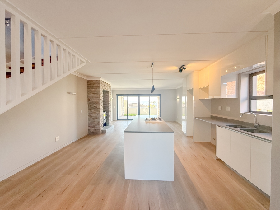 3 Bedroom Property for Sale in Plettenberg Bay Central Western Cape